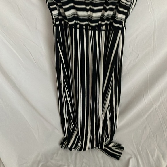White House Black Market: White/Black stripe faux wrap MAXI dress- side slits-10 - Picture 15 of 16
